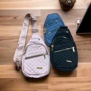 Fashion black quilted w/ gold hardware sling bag